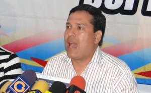 Diputado Abelardo Díaz: Maduro se auto juramentó al mejor estilo Carmona