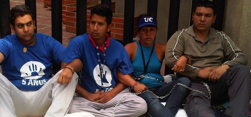 Estudiantes permanecen encadenados en la OEA