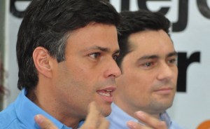 Leopoldo López denuncia emisión de órdenes de captura contra él y Henrique Capriles