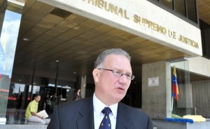Abogado Rocha introduce ante el TSJ demanda de falsedad de documentos públicos por Gaceta 40.090