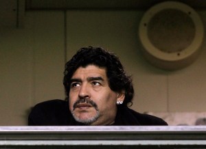 Maradona, dispuesto a negociar su fichaje como entrenador del Montpellier