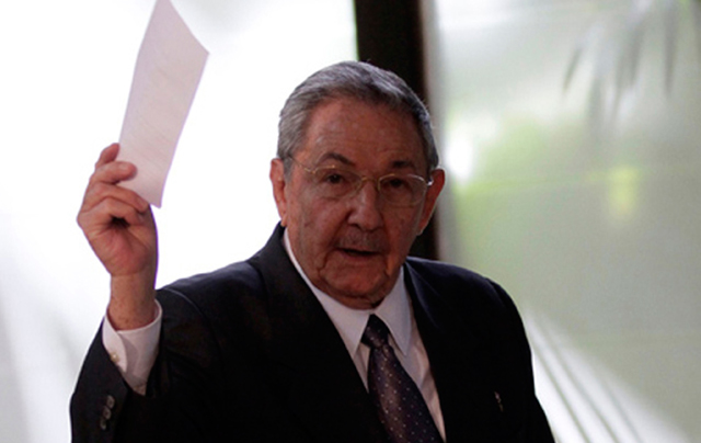 Raúl Castro reelegido en Cuba para último mandato