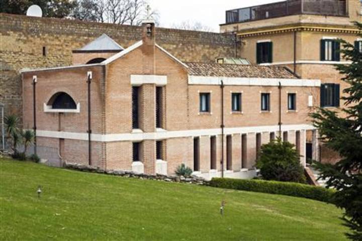Es es el convento donde vivirá Benedicto XVI (Foto + Video)