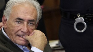 Strauss-Kahn denuncia por difamación al autor de una novela inspirada en él