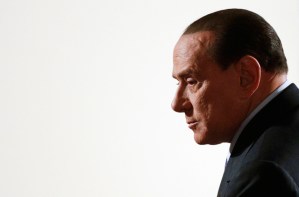 Berlusconi ingresado en un hospital de Milán por una uveítis