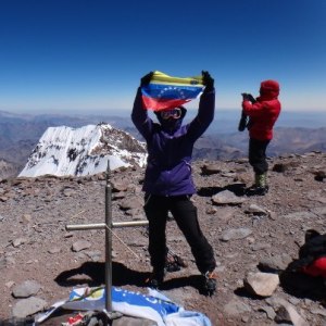 La venezolana Kerling Figueroa alcanzó la cumbre del Aconcagua en Argentina