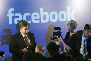 Facebook rediseñará página personal de sus miembros