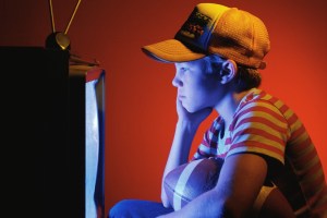 Mucha televisión puede generar comportamientos antisociales en niños