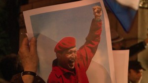 Rinden homenaje a Chávez en París (Video)