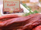Estudio revela que comer carne procesada aumenta el riesgo de morir antes