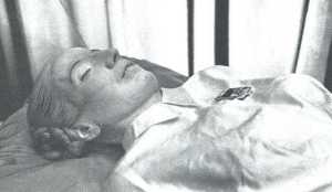 La macabra historia del cadáver embalsamado de Evita