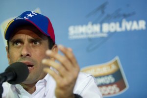 Capriles exige al CNE que ponga hora y fecha para el reconteo