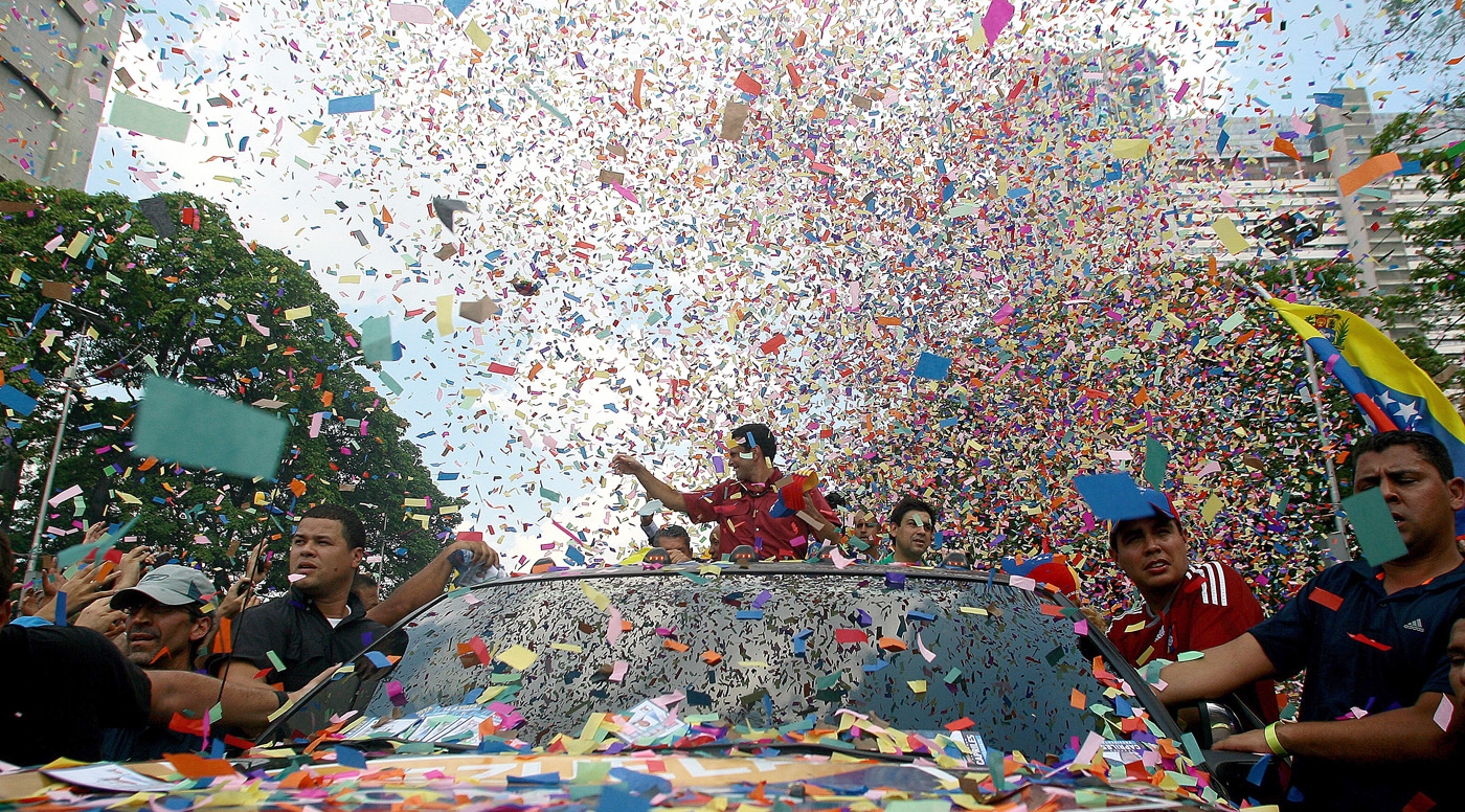Así llegó Capriles a la avenida Bolívar (Fotos)