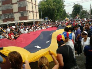 Seguidores de Capriles marchan para exigir reconteo de votos
