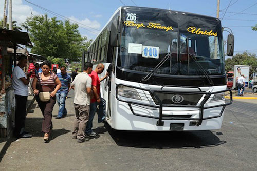 Ataques contra transporte público en Guatemala dejan tres muertos y un herido