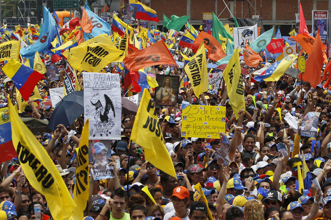 La oposición muestra su fuerza en Caracas (Fotos)