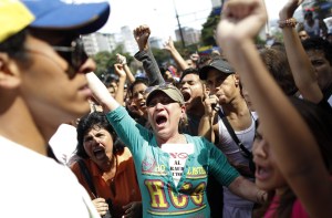 Maduro debilitó al chavismo y deberá hablar con la oposición