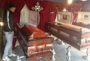 Llanto y dolor en sepelio de familia asesinada en Curarire