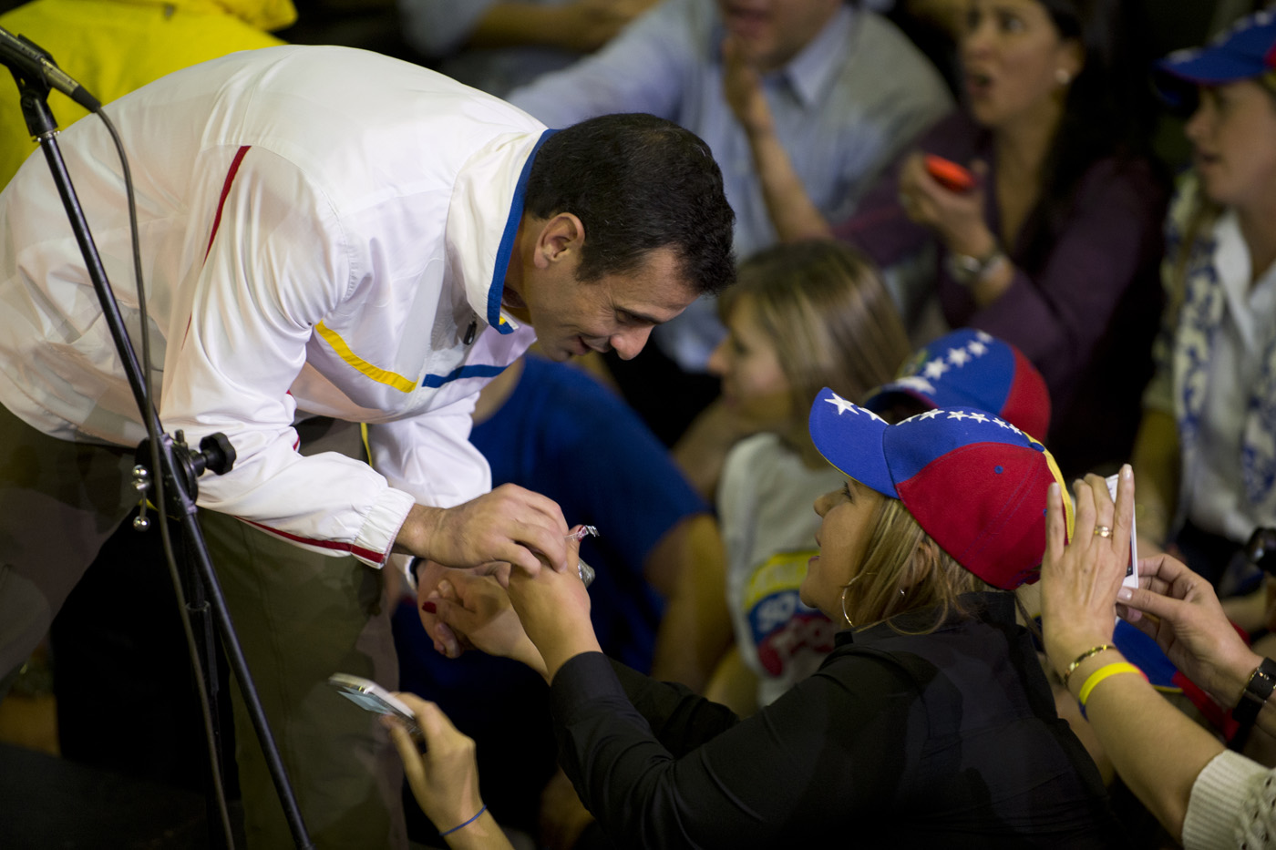 Así fue el encuentro de @hcapriles con #VenezolanosEnBogotá (Fotos)
