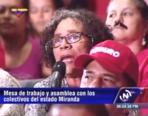 Oficialista critica (con todo) a Maduro y a Jaua en asamblea popular