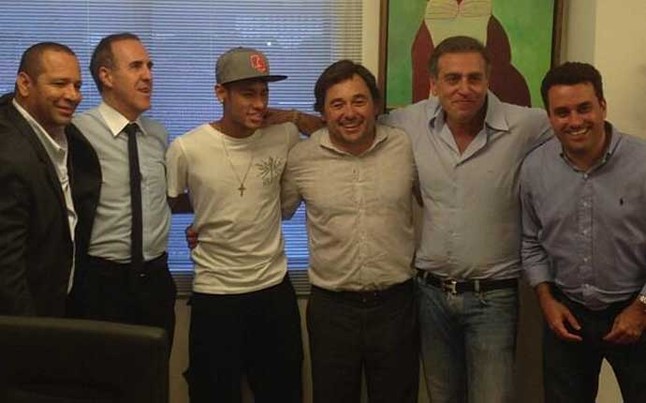 Neymar es oficialmente del FC Barcelona