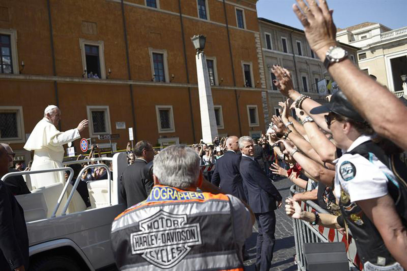Harley-Davidson, que acaba de cumplir 110 años, recibe la bendición del Papa (Fotos + cool)