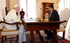 El Papa y Maduro repasaron la situación política de Venezuela (Fotos y Videos)