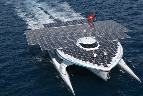 Barco solar atraca en Miami para su segunda misión
