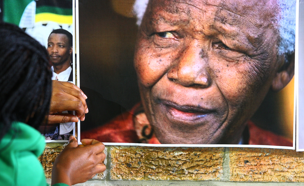 La hija mayor de Mandela llama “buitres” a los medios internacionales