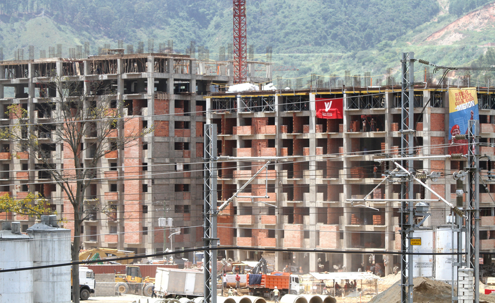 Gobierno dice que serán construidas 400 mil viviendas en 2014