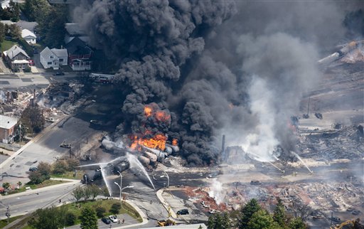 Buscan 80 desaparecidos tras explosión de tren en Canadá que dejó tres muertos