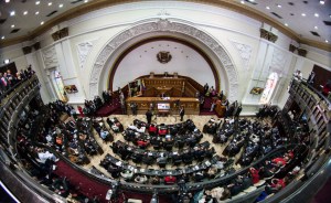 Parlamento otorgará poderes especiales al presidente para “adecentar” el país