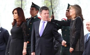 Santos promete “jugársela por la paz” en su último año de presidencia