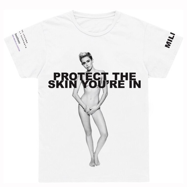 Miley Cyrus posa desnuda para esta camiseta (FOTO)