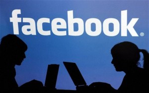 Facebook apuesta por el teléfono celular para expandirse en América Latina