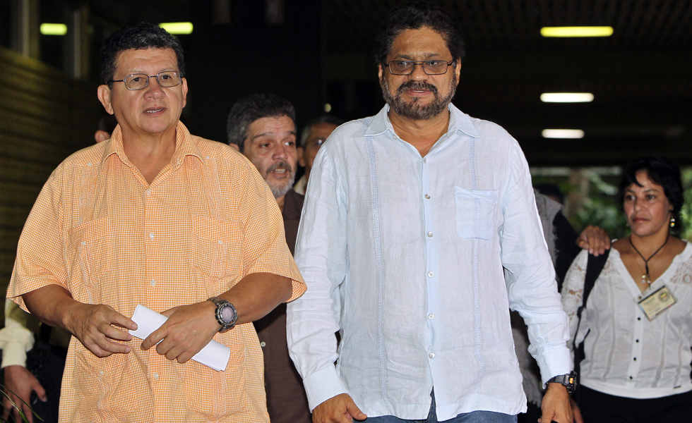 Farc acepta continuar diálogo de paz aunque rechazan referendo de Santos