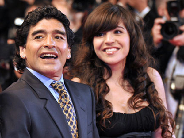 Maradona no quiere que sus hijas conozcan a su hermanito