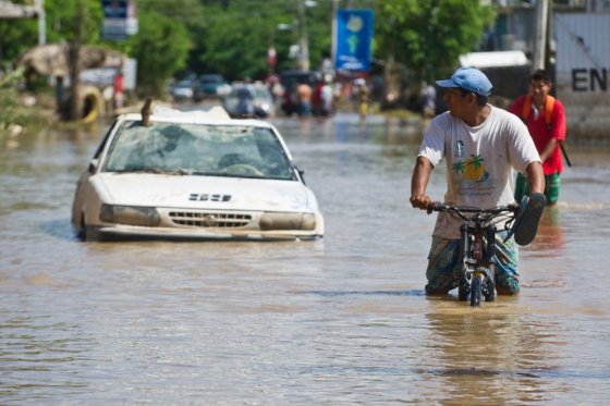 Venezuela enviará a México avión con ayuda humanitaria tras ciclones
