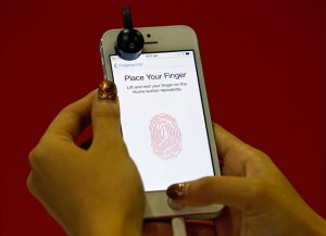 Grupo de hackers CCC rompe el código de seguridad dactilar del iPhone 5s