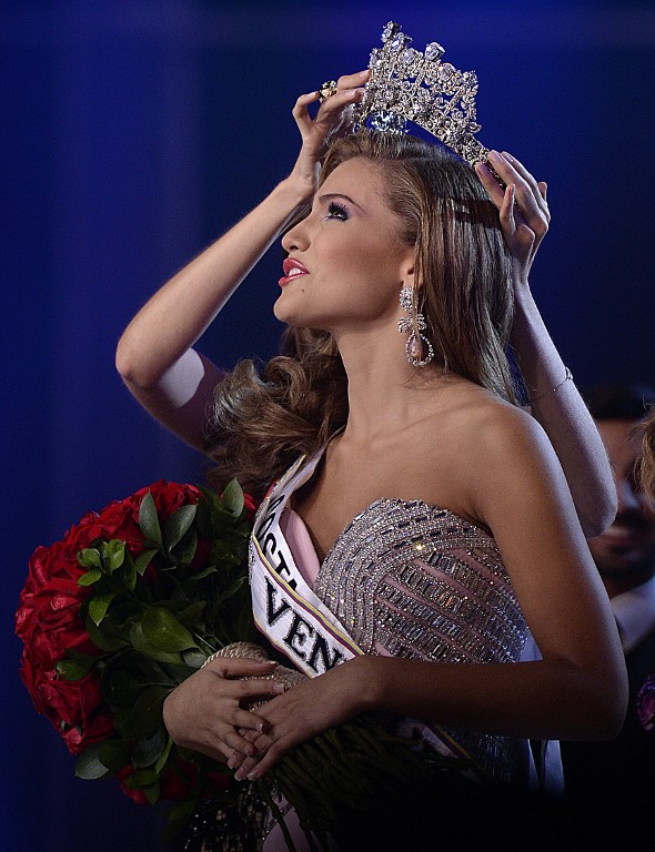 La nueva Miss Venezuela: Mientras esté aquí no hablaré de mi posición política