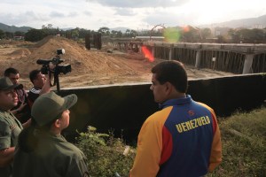 Maduro inspeccionó construcción del nuevo Círculo Militar en Fuerte Tiuna (Fotos)