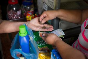 “Angustiantes” indicadores económicos: Inflación cercana al 70%, canasta básica 21 mil, alimentaria 10 mil