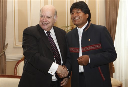 Insulza analiza con Morales reforma de la OEA