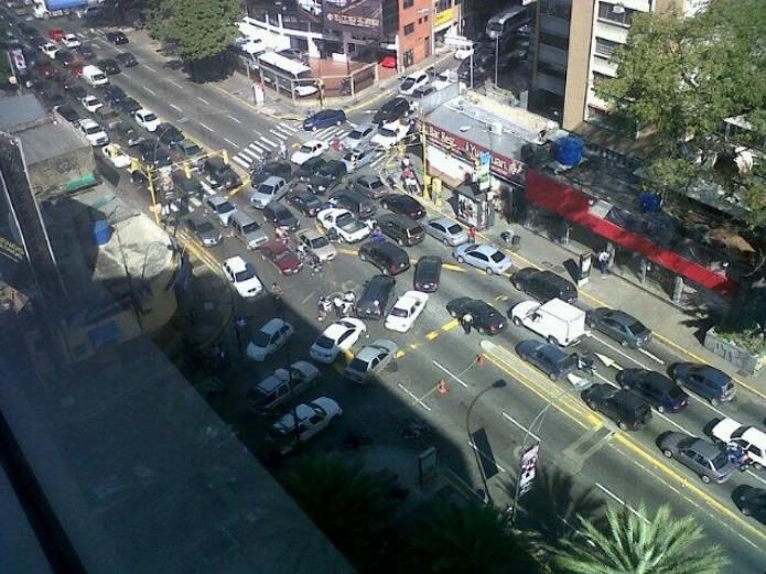 Avenida Libertador se encontraba trancada por protesta (Foto)