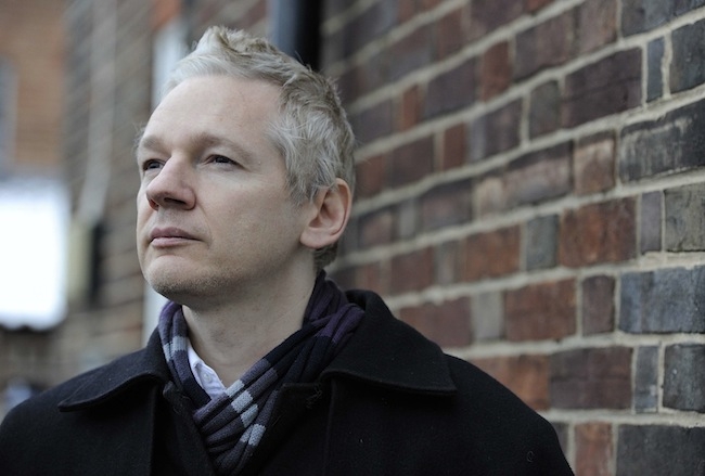 Abogados de Assange piden a tribunal sueco retirar la orden de arresto