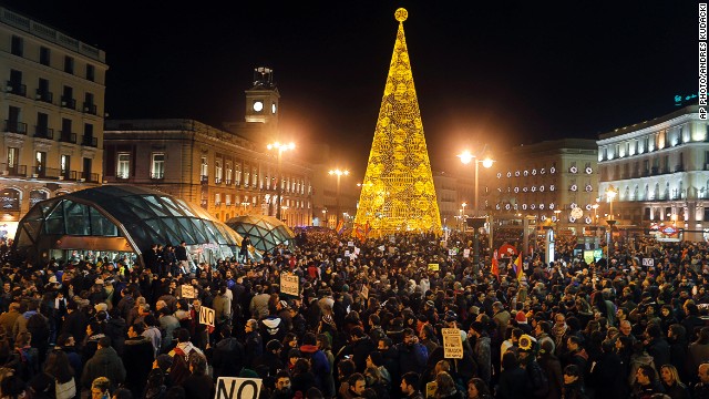 Miles de personas protestan contra la ley “antiprotesta” en España