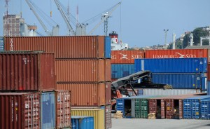 Movimiento de carga en puertos cayó 8,2% en 2013