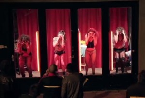 Las chicas “salvajes” del Barrio Rojo (Video)