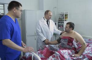 Putin visita víctimas de atentados en Volgogrado