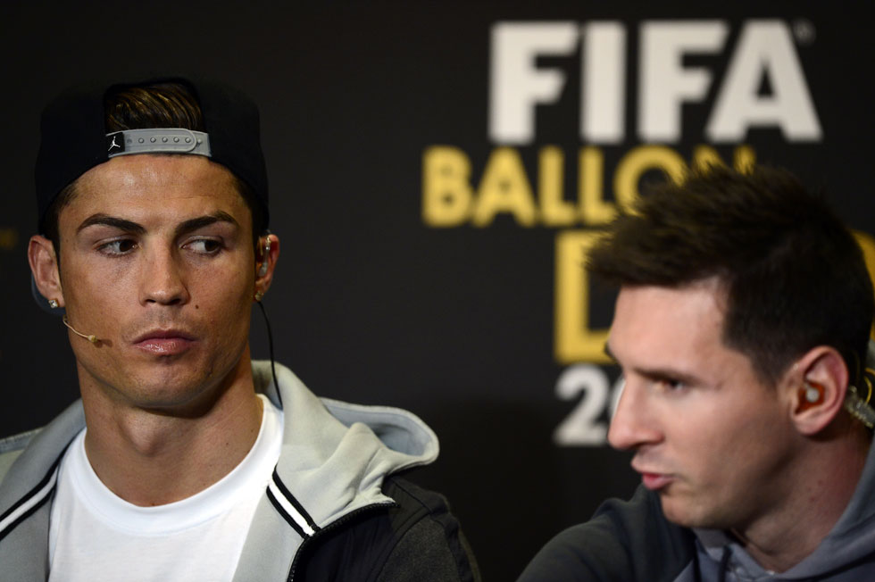 Ronaldo vuelve a la cima del fútbol, pero Messi no abdica